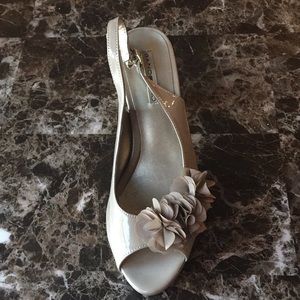 Bandolino women’s shoes size 8.5